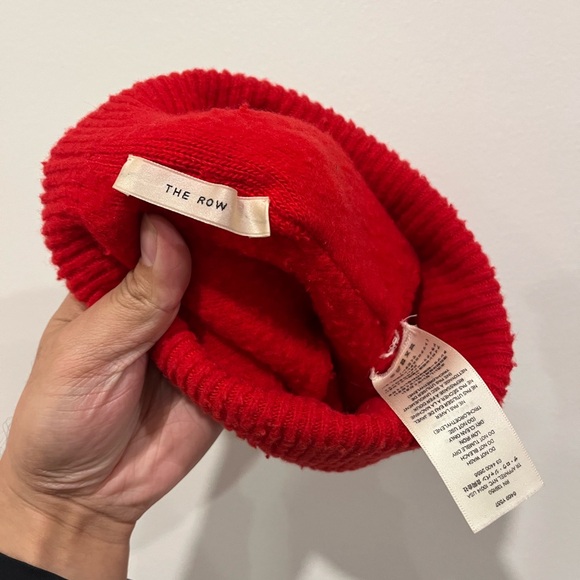 The Row Nidhi Wool-Cashmere Red Beanie - Picture 3 of 5